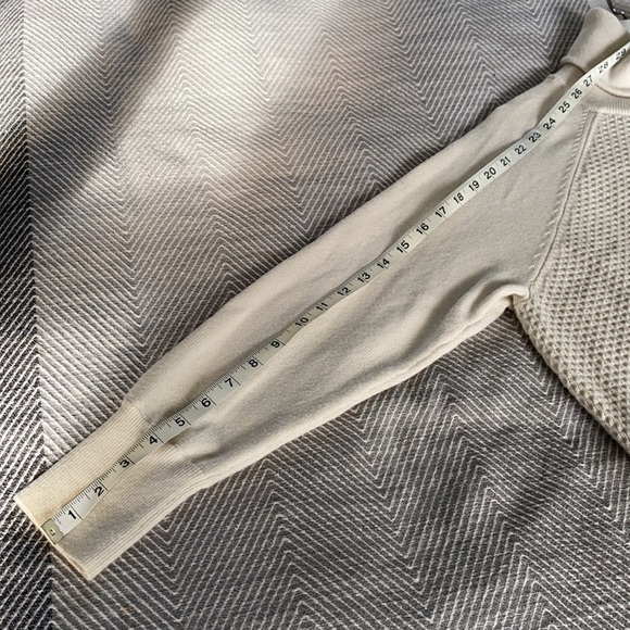 Merino wool turtleneck sweater - Picture 13 of 15